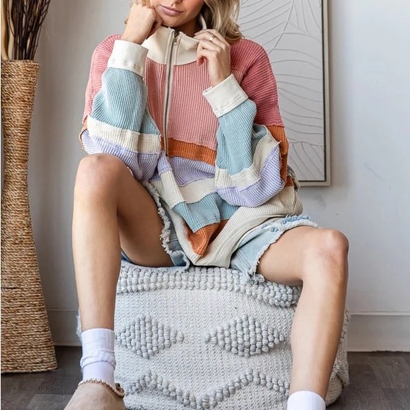 It Girl Colorblock Pullover - Picture 2 of 5